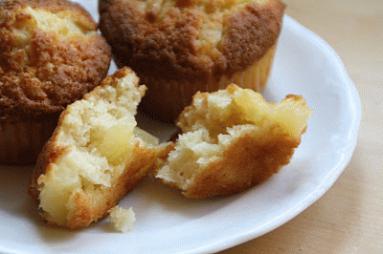Zdjęcie - cynamonowe muffiny z gruszką - Przepisy kulinarne ze zdjęciami