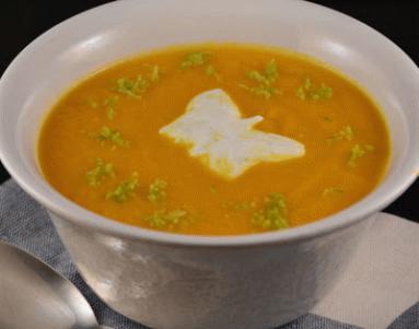 Zdjęcie - Zupa krem z marchwi z curry i imbirem - Przepisy kulinarne ze zdjęciami