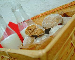 Zdjęcie - Kruche ciasteczka pekanowo-cynamonowe w pudrze - Przepisy kulinarne ze zdjęciami
