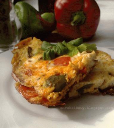 Zdjęcie - Hiszpańska tortilla z chorizo i papryką - Przepisy kulinarne ze zdjęciami