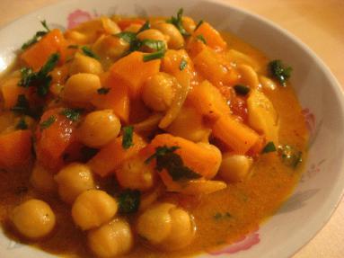 Zdjęcie - Curry z ciecierzycy i  marchewki  - Przepisy kulinarne ze zdjęciami