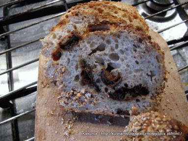 Zdjęcie - chleb drożdżowy ze śliwkami  - Przepisy kulinarne ze zdjęciami