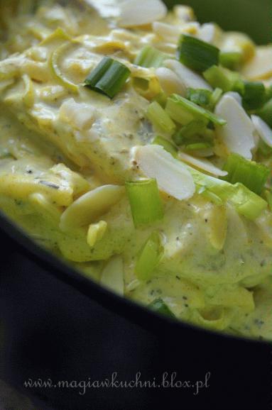 Zdjęcie - Śledzie w curry   - Przepisy kulinarne ze zdjęciami