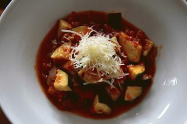 Zdjęcie - Cukinia w sosie pomidorowym z  peperoncino  - Przepisy kulinarne ze zdjęciami