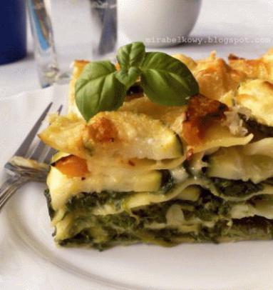 Zdjęcie - Lasagne ze szpinakiem i cukinią - Przepisy kulinarne ze zdjęciami