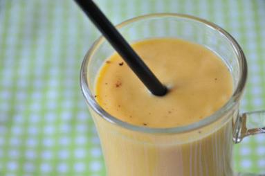 Zdjęcie - Napoje z marchewek, mango i papryk  - Przepisy kulinarne ze zdjęciami
