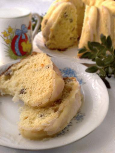 Zdjęcie - Wielkanocna babka drożdżowa - Przepisy kulinarne ze zdjęciami
