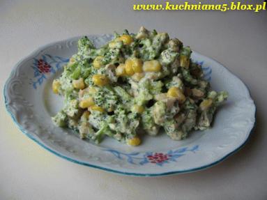Zdjęcie - Sałatka brokułowa  - Przepisy kulinarne ze zdjęciami