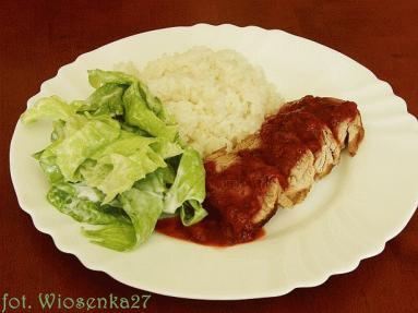 Zdjęcie - Polędwiczka wieprzowa w sosie truskawkowym z czarnym  pieprzem  - Przepisy kulinarne ze zdjęciami