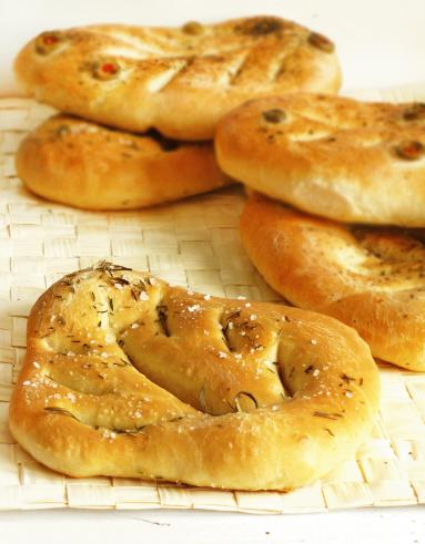 Zdjęcie - Fougasse – chleb w kształcie liścia z Prowansji - Przepisy kulinarne ze zdjęciami