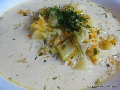 Zdjęcie - zupa ogórkowa  - Przepisy kulinarne ze zdjęciami
