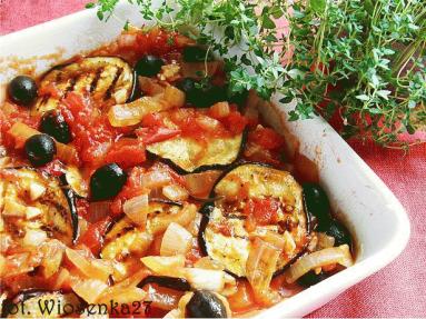 Zdjęcie - Bakłażany w  pomidorach - Przepisy kulinarne ze zdjęciami