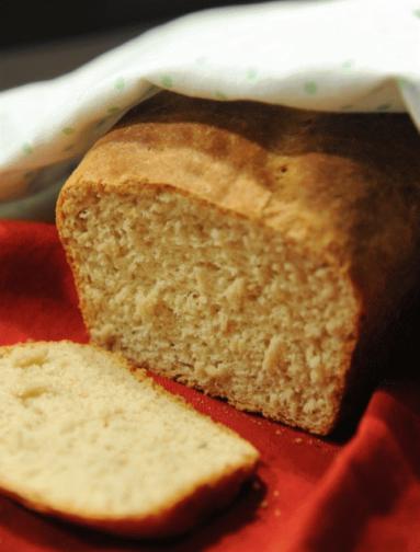 Zdjęcie - Chleb z masłem orzechowym - Przepisy kulinarne ze zdjęciami