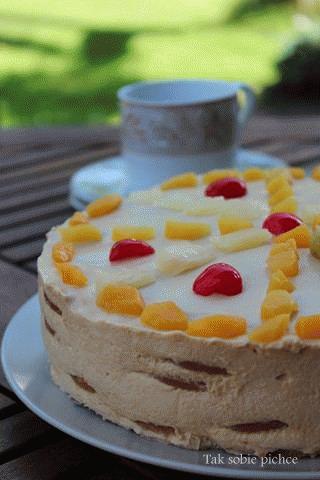 Zdjęcie: Bolo frio de bolacha czyli zimne ciasto z ciasteczek Zdjęcie - Bolo frio de bolacha czyli zimne ciasto z ciasteczek - Przepisy kulinarne ze zdjęciami