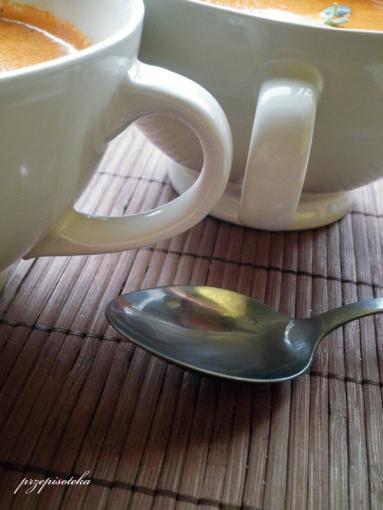 Zdjęcie - Zupa z pieczonej papryki z mascarpone - Przepisy kulinarne ze zdjęciami