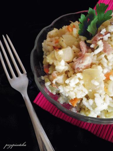 Zdjęcie - Ryż smażony z jajkiem i szynką szwarcwaldzką - Przepisy kulinarne ze zdjęciami