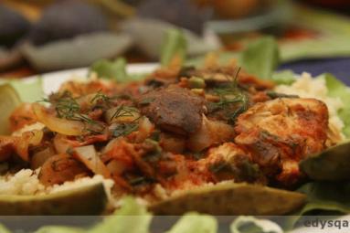 Zdjęcie - Kanie w sosie  pomidorowym - Przepisy kulinarne ze zdjęciami