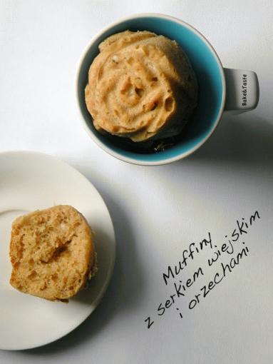 Zdjęcie - Muffiny z serkiem wiejskim i orzechami (pełnoziarniste) - Przepisy kulinarne ze zdjęciami