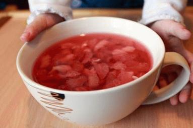 Zdjęcie - Zupa truskawkowa z makaronem - Przepisy kulinarne ze zdjęciami