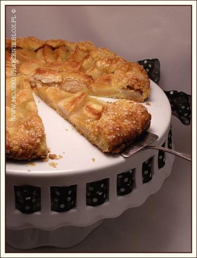 Zdjęcie - Rustykalna tarta z jabłkami - Przepisy kulinarne ze zdjęciami