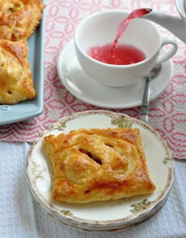 Zdjęcie - Ciastka francuskie z jabłkami - Przepisy kulinarne ze zdjęciami