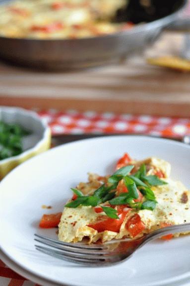 Zdjęcie - Frittata z chorizo i czerwoną papryką - Przepisy kulinarne ze zdjęciami