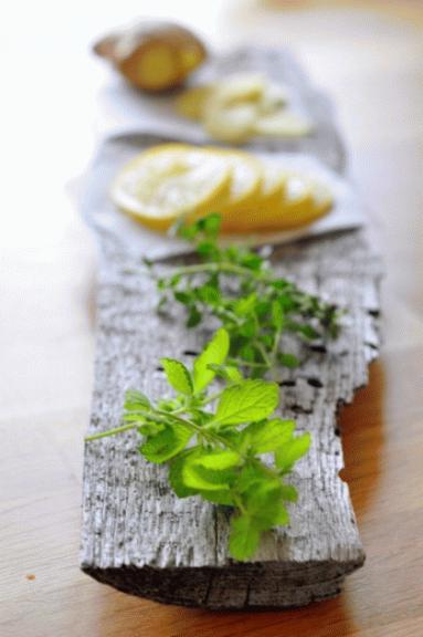 Zdjęcie - Rozgrzewający napój ziołowy o cytrynowym aromacie - Przepisy kulinarne ze zdjęciami
