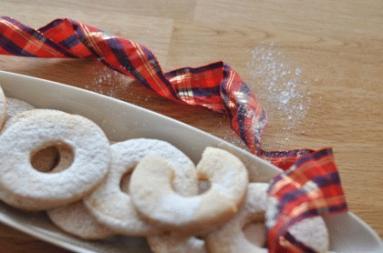 Zdjęcie - Kruche ciasteczka (z masłem i wanilią) - Przepisy kulinarne ze zdjęciami
