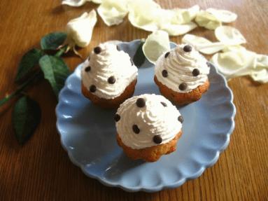 Zdjęcie - Babeczki waniliowe z czekoladowymi kropelkami - Przepisy kulinarne ze zdjęciami