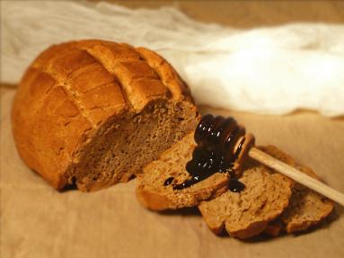 Zdjęcie - Chleb z melasą - Przepisy kulinarne ze zdjęciami