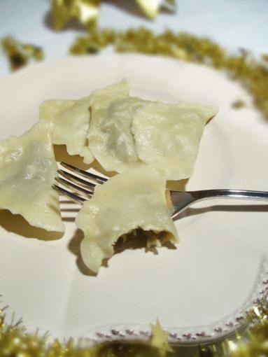 Zdjęcie - Wigilijne pierogi z kapustą i grzybami - Przepisy kulinarne ze zdjęciami