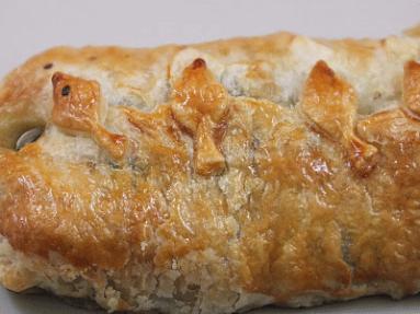 Zdjęcie - Dorsz ze szpinakiem w cieście francuskim - Przepisy kulinarne ze zdjęciami
