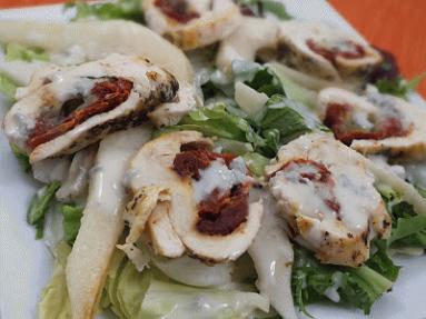 Zdjęcie - Kuchnia light: Roladki z kurczaka w sosie gorgonzola - Przepisy kulinarne ze zdjęciami