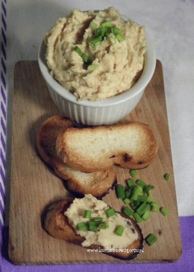 Zdjęcie - Hummus czosnkowy - Przepisy kulinarne ze zdjęciami