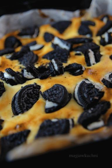 Zdjęcie - Sernik z ciastkami ,,oreo,, - Przepisy kulinarne ze zdjęciami