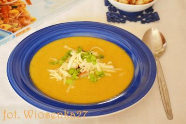 Zdjęcie - Kremowa zupa z czerwonej soczewicy i sera  pleśniowego - Przepisy kulinarne ze zdjęciami