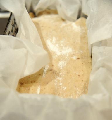Zdjęcie - Chleb żytni z mielonymi orzechami - Przepisy kulinarne ze zdjęciami