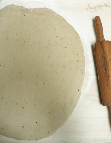 Zdjęcie - Odrywany chlebek z pesto - Przepisy kulinarne ze zdjęciami