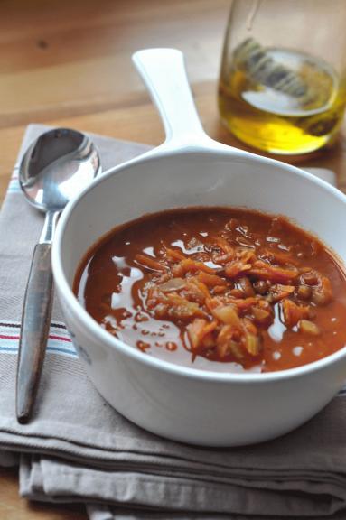 Zdjęcie - Zimowa zupa z soczewicy - Przepisy kulinarne ze zdjęciami