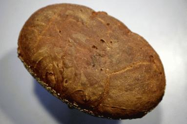 Zdjęcie - chleb żytni na zakwasie z rodzynkami - Przepisy kulinarne ze zdjęciami