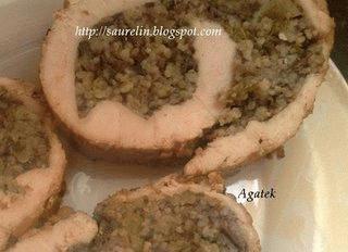 Zdjęcie - Rolada z suszonymi grzybami - Przepisy kulinarne ze zdjęciami
