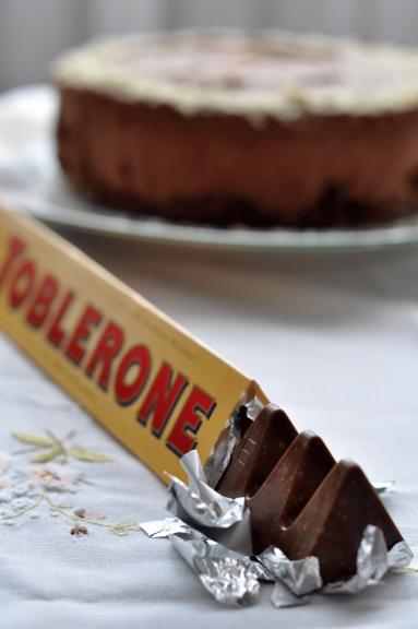 Zdjęcie - Sernik z Toblerone- szwajcarska kwintesencja rozpusty - Przepisy kulinarne ze zdjęciami