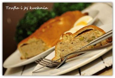 Zdjęcie - Pieczeń drobiowa otulona złocistym  ciastem - Przepisy kulinarne ze zdjęciami