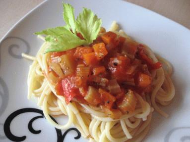 Zdjęcie - Pikantne  spaghetti - Przepisy kulinarne ze zdjęciami
