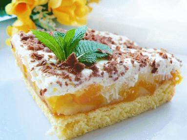 Zdjęcie - Ciasto brzoskwiniowe z pianką - Przepisy kulinarne ze zdjęciami