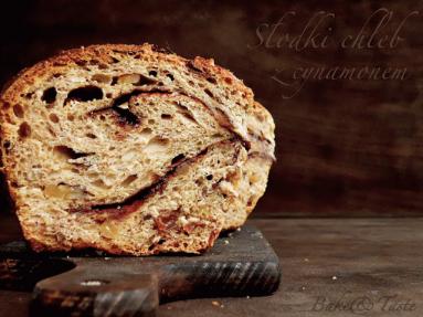 Zdjęcie - Słodki chleb z cynamonem - Przepisy kulinarne ze zdjęciami