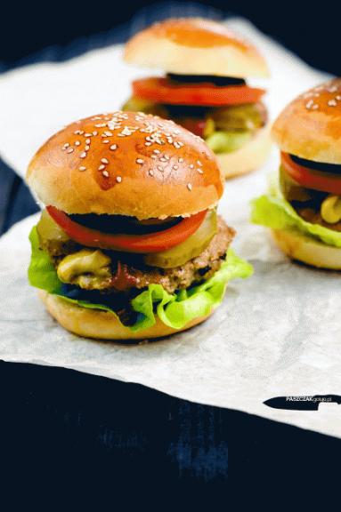 Zdjęcie - Hamburgery - Przepisy kulinarne ze zdjęciami