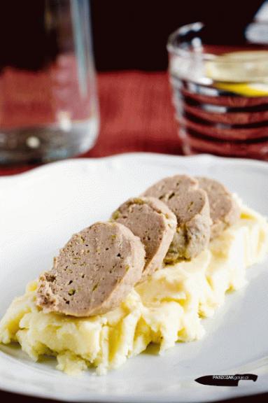 Zdjęcie - Roladki wołowe z sosem z korniszonów - Przepisy kulinarne ze zdjęciami