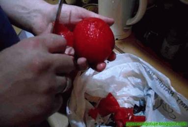 Zdjęcie - Jak obrać pomidora ze skórki? - Przepisy kulinarne ze zdjęciami