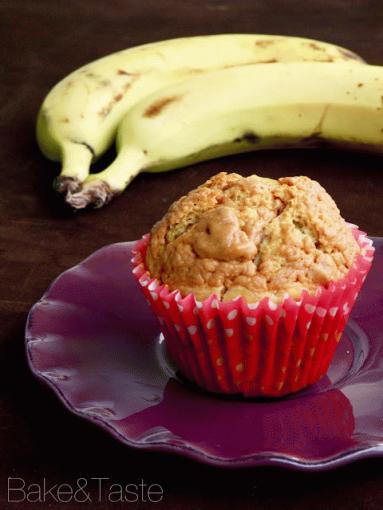 Zdjęcie - Bananowe muffiny z masłem orzechowym - Przepisy kulinarne ze zdjęciami